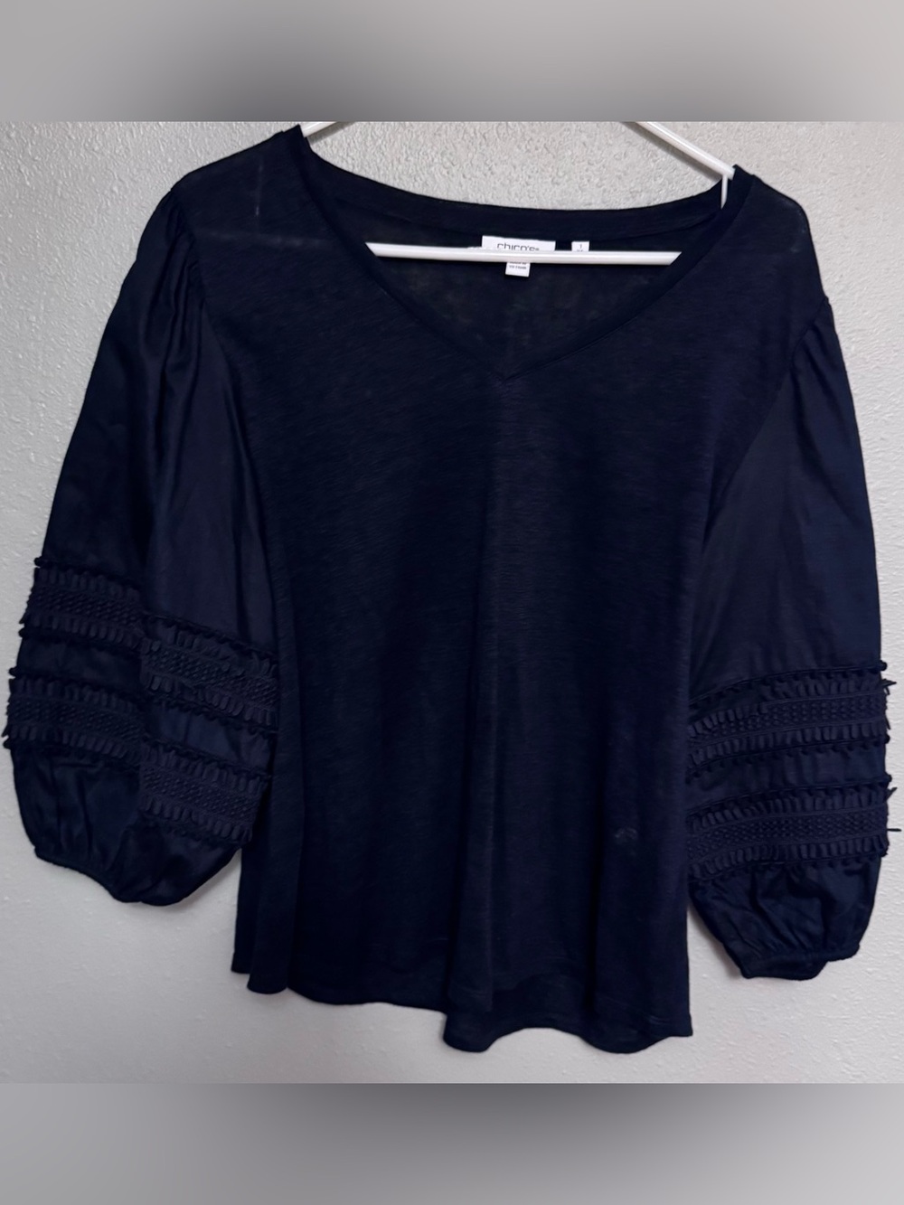 Chico's Linen Navy V-Neck Pom Sleeve Top with Lace Details on Sleeves